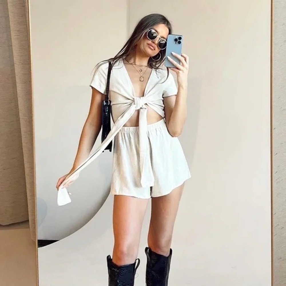 🔥Princess Polly Ragner Tie Front Romper